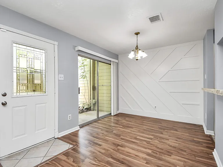 2379 Briarwest Blvd #15 — Photo 5