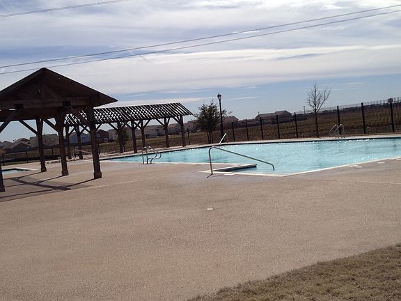 HOA  provides this pool