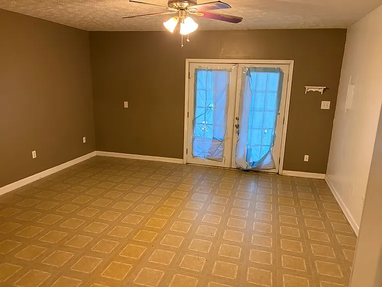 641 Shadywood Ln — Photo 24