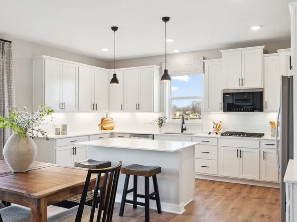 2089 Kestrel Dr, Shakopee, MN 55379