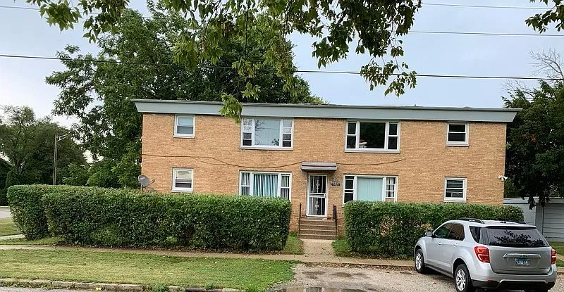 1401 Greenfield Ave — Photo 1