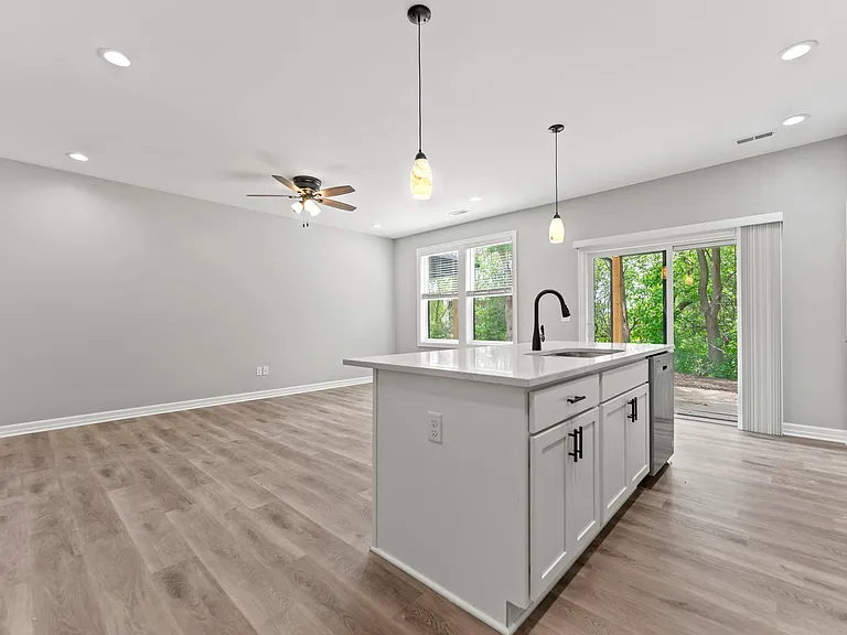 11592 Willowbrook Rd — Photo 15