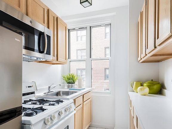 3rd image of 263 W End Ave APT 13E
