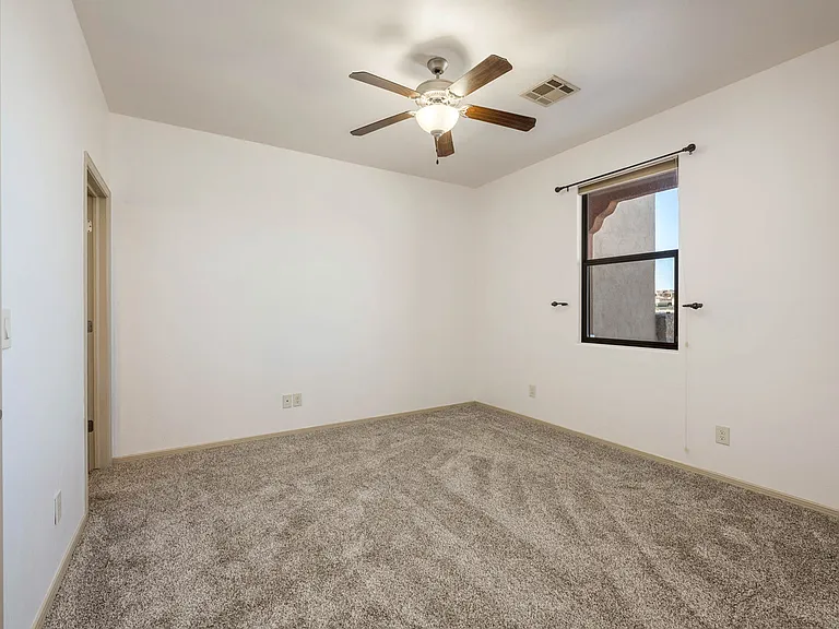 4405 Levante Dr — Photo 19