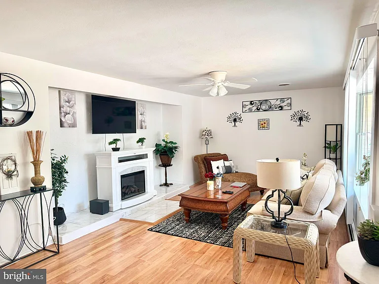104 Nautilus Dr — Photo 5