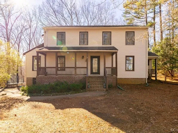 1730 Price Dr, Farmville, VA 23901