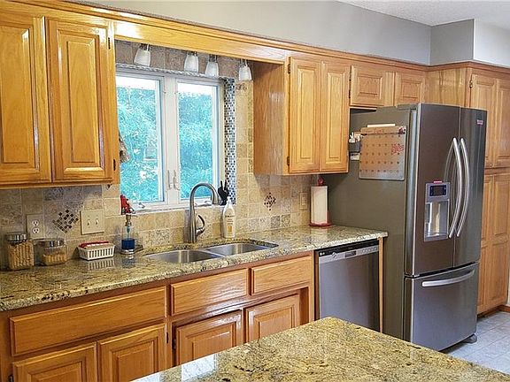 3rd image of 8 Kames Ln