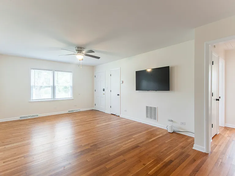 2218 Wayne Ave #A — Photo 11