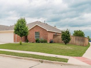 1200 Mountain Peak Dr, Haslet, TX 76052