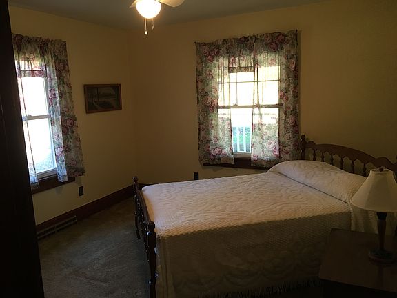 2nd image of 1355 Monumental Road