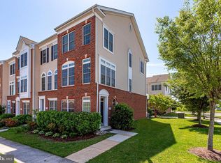 42585 Homefront Ter, Chantilly, VA 20152