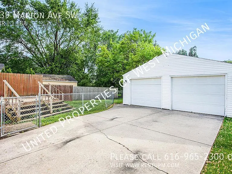 239 Marion Ave SW — Photo 14