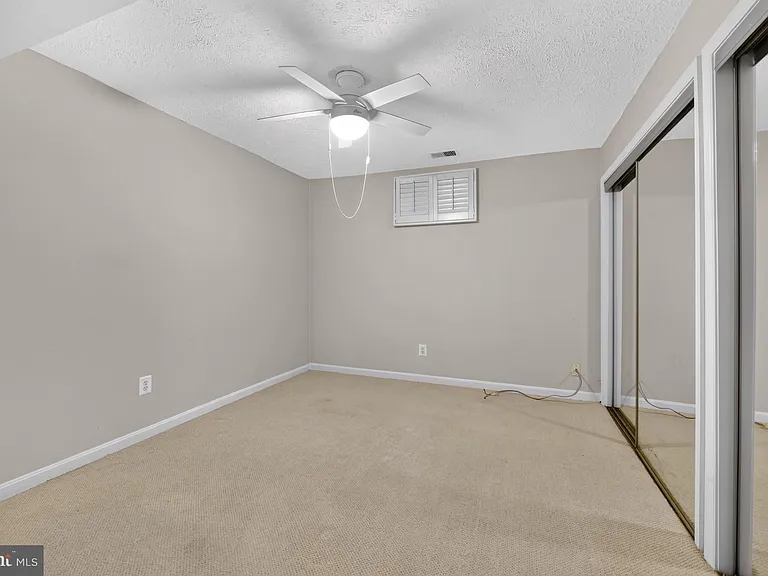 1022 Delf Dr — Photo 34