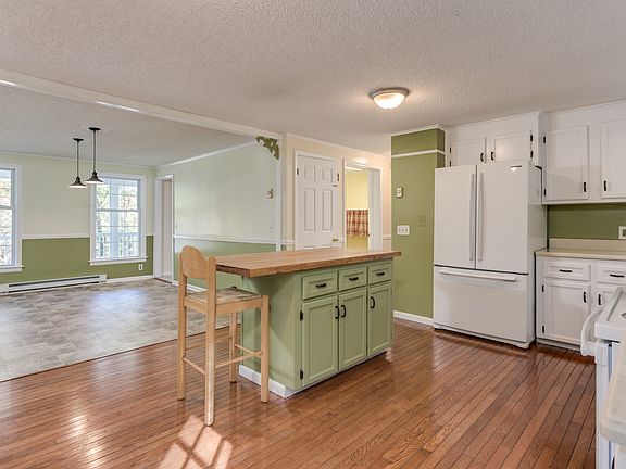 Spacious open kitchen