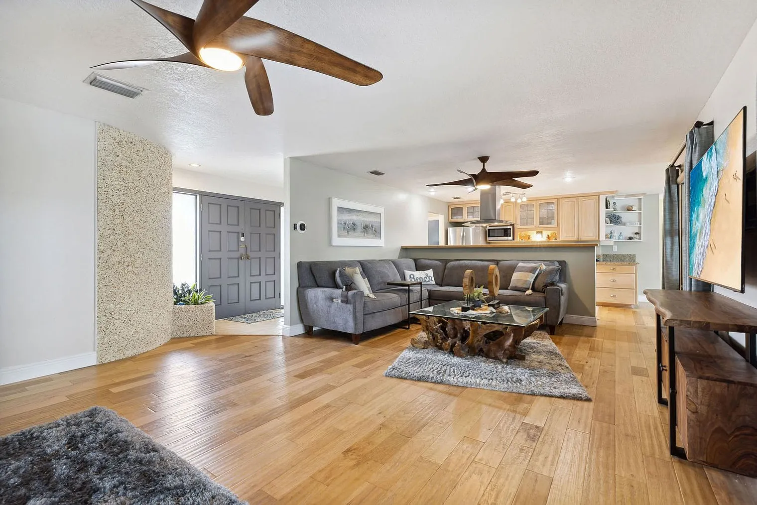 3 bed, 2.0 bath, 1776 sqft, $11,373 — Photo 3