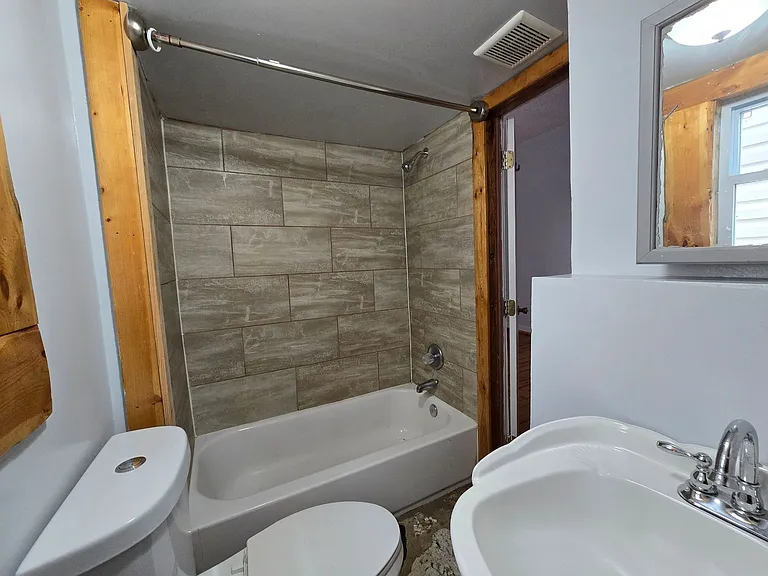 749 Morgan St — Photo 6