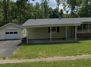 508 Edgebrook Dr, Vine Grove, KY 40175