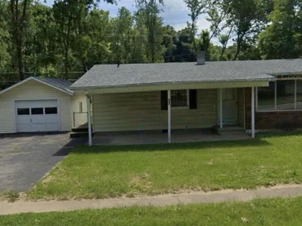 508 Edgebrook Dr, Vine Grove, KY 40175