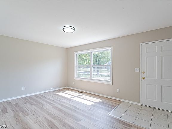 3rd image of 20211 Longbrook Rd