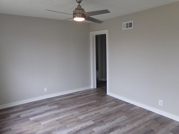 3rd image of 5620 N Fares Ave