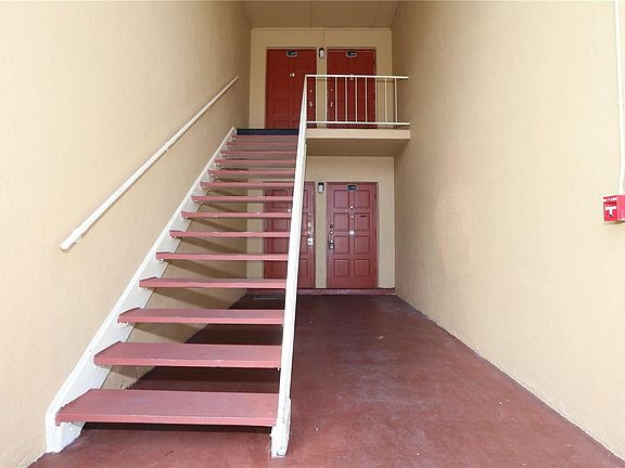 2nd image of 1000 Lake Of The Woods Blvd APT C106