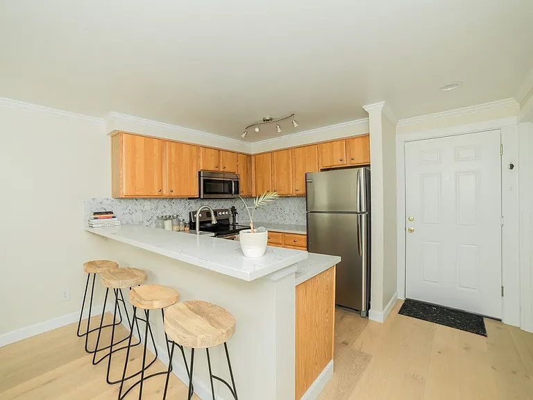 9200 Greenwood Ave N #307 — Photo 2