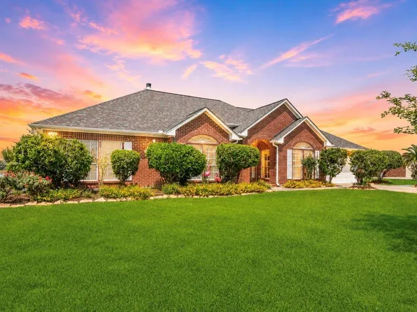 143 Lago Circle Dr N, Santa Fe, TX 77517