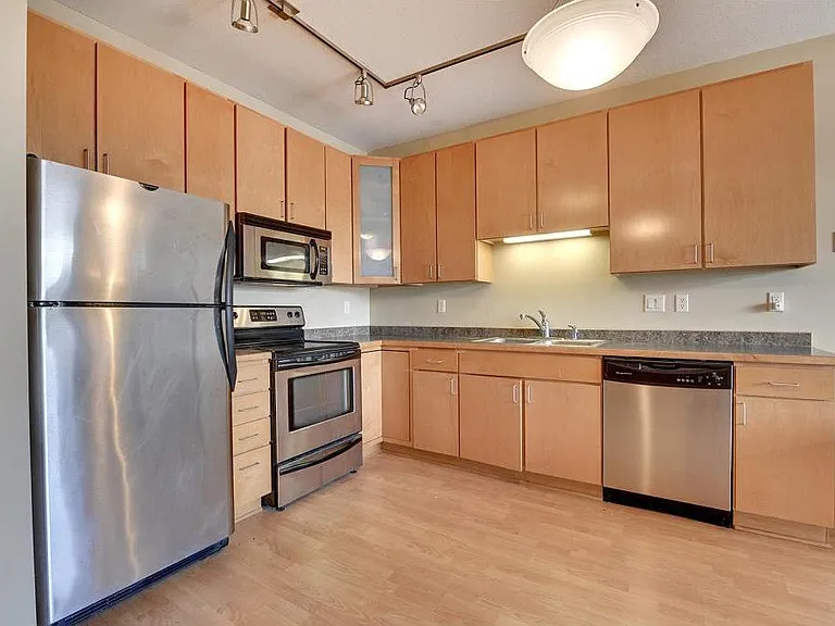 2600 University Ave SE #418 — Photo 5
