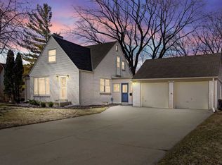 W164N8411 Hiawatha Ave, Menomonee Falls, WI 53051