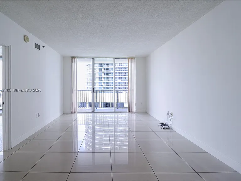 1750 N Bayshore Dr #3809 — Photo 3