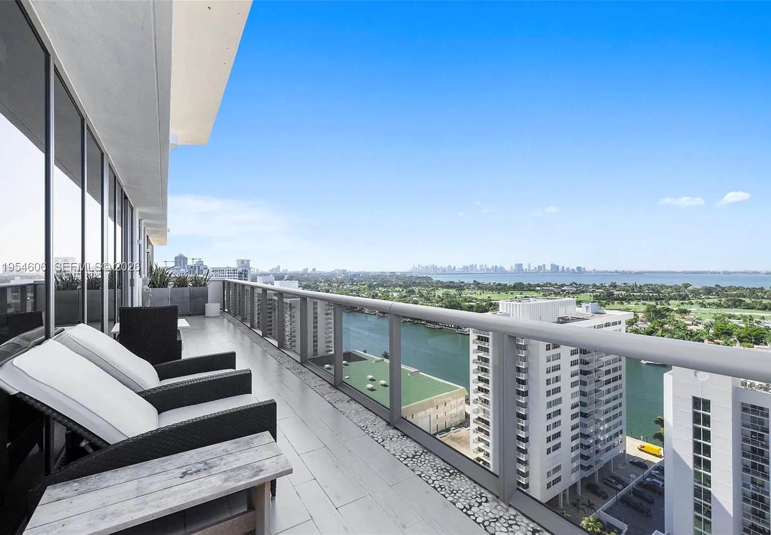 1 bed, 1323 sqft, $11,500 — Photo 4