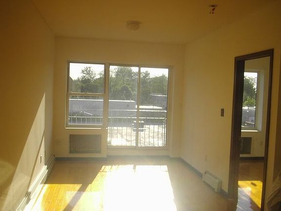2nd image of 3215 112th St