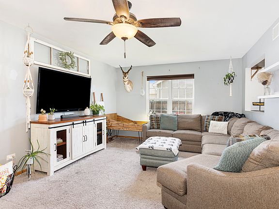 3rd image of 680 Circle Dr