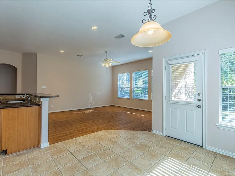 18323 S Elizabeth Shore Loop — Photo 15