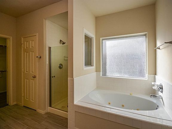5th image of 5014 Misty Park Ln