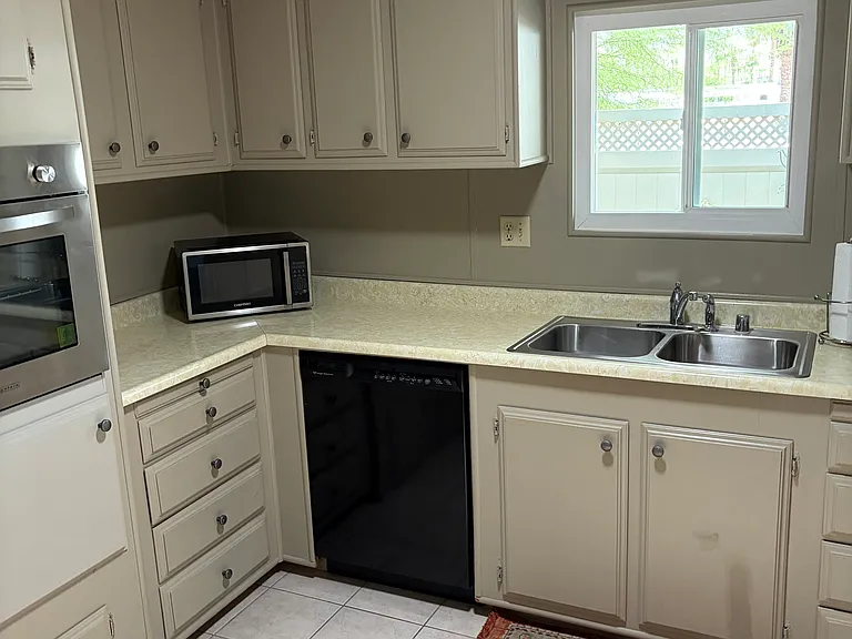 181 Club Circle Dr — Photo 2