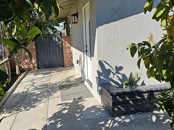3rd image of 8843 Kennelly Ln
