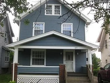 325 Hazel St photo 1