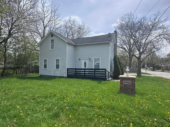 1002 E Oliver St, Owosso, MI 48867
