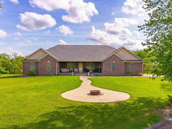 2877 Roeder Rd, Boonville, IN 47601