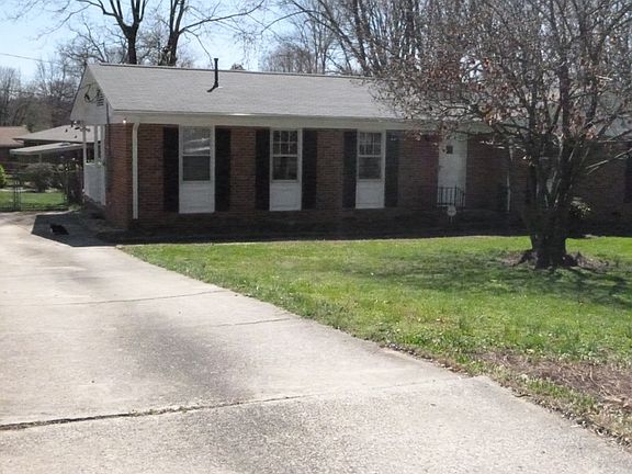 2nd image of 3027 Stratford Dr