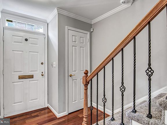 5th image of 1056 N Royal St