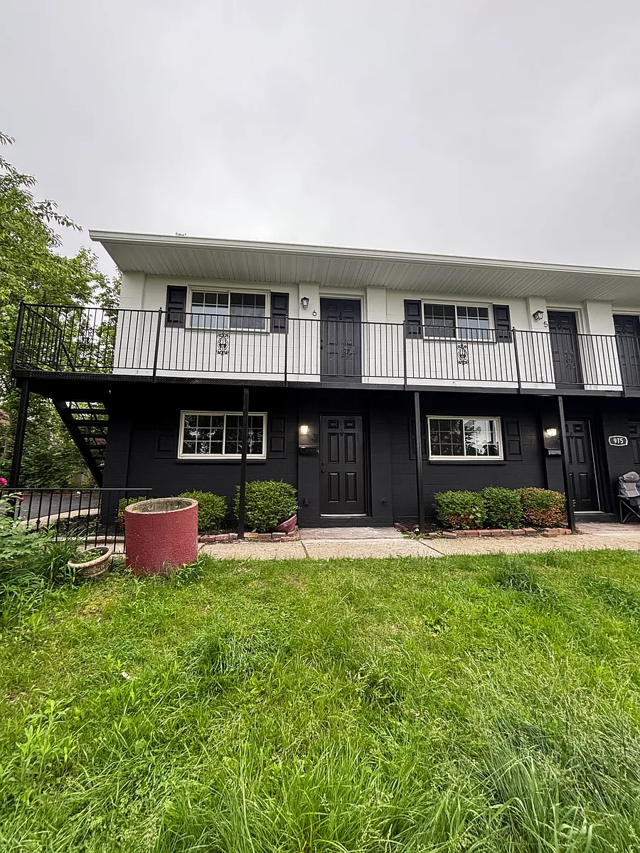Building Photo - 975 Mooberry St #2