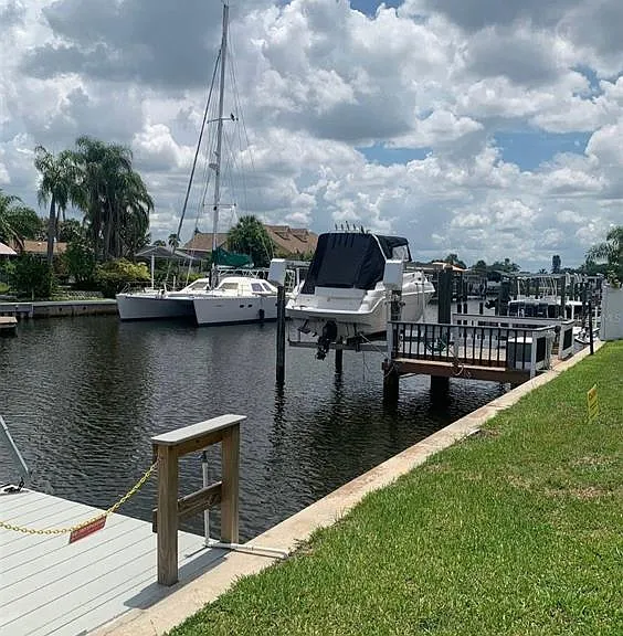 1025 Apollo Beach Blvd #B — Photo 8