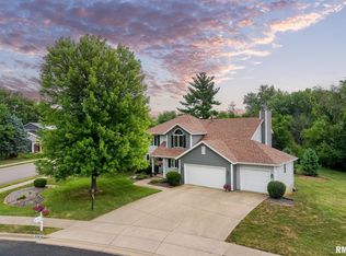 6328 N Fieldtree Ct, Peoria, IL 61615