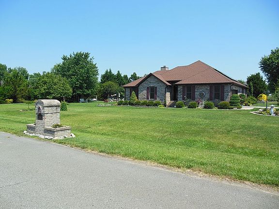 2nd image of 105 Singletree Dr