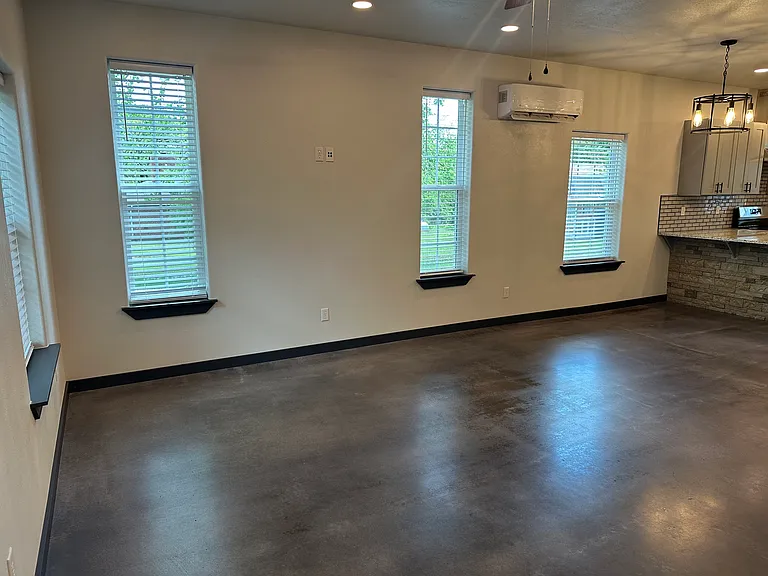 821 Shawnee Dr — Photo 12