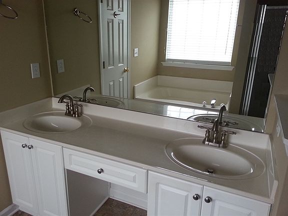 3rd image of 20 Brockmore Dr #0