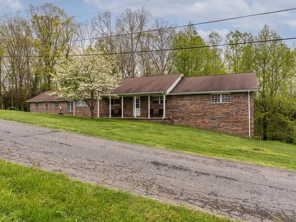 127 Loving St, Daniels, WV 25832