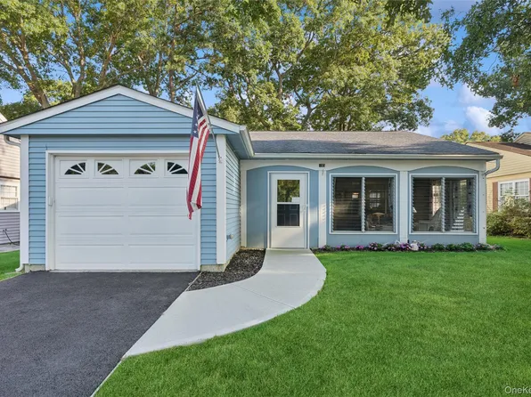 185 Kingston Drive, Ridge, NY 11961